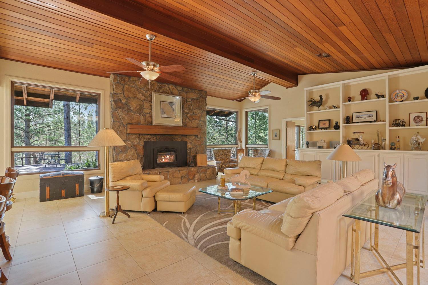 Detail Gallery Image 5 of 92 For 10415 Mcmahon Rd #10415,  Coulterville,  CA 95311 - 3 Beds | 4/1 Baths