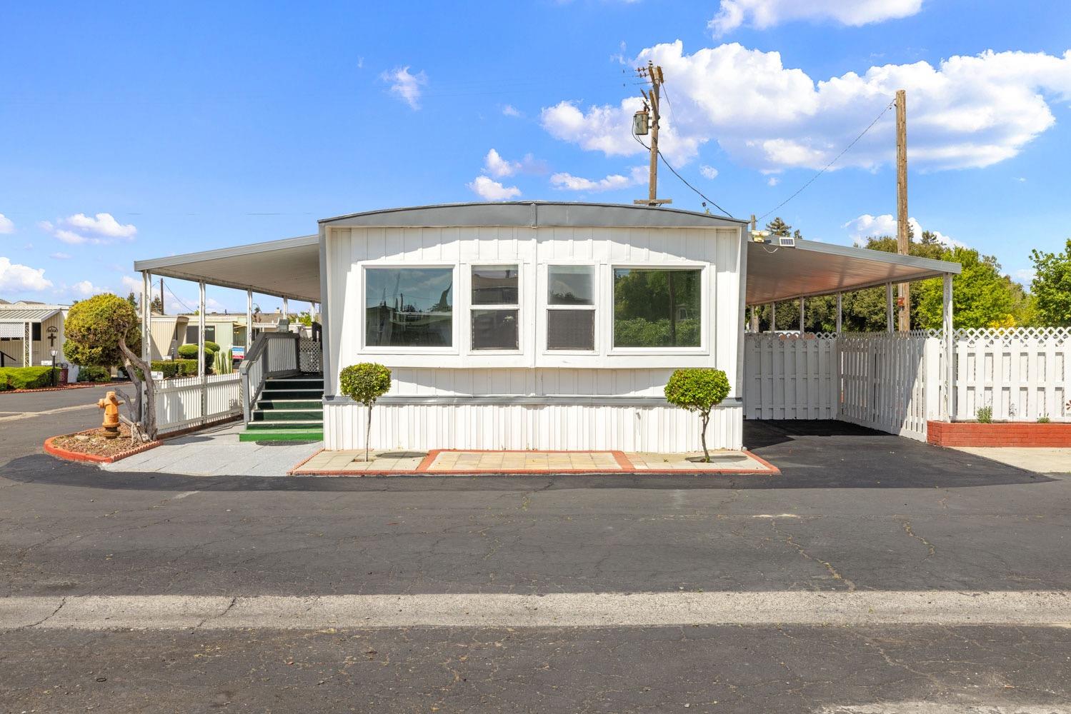 Detail Gallery Image 2 of 38 For 425 20th Century Blvd E5, Turlock,  CA 95380 - 2 Beds | 2 Baths