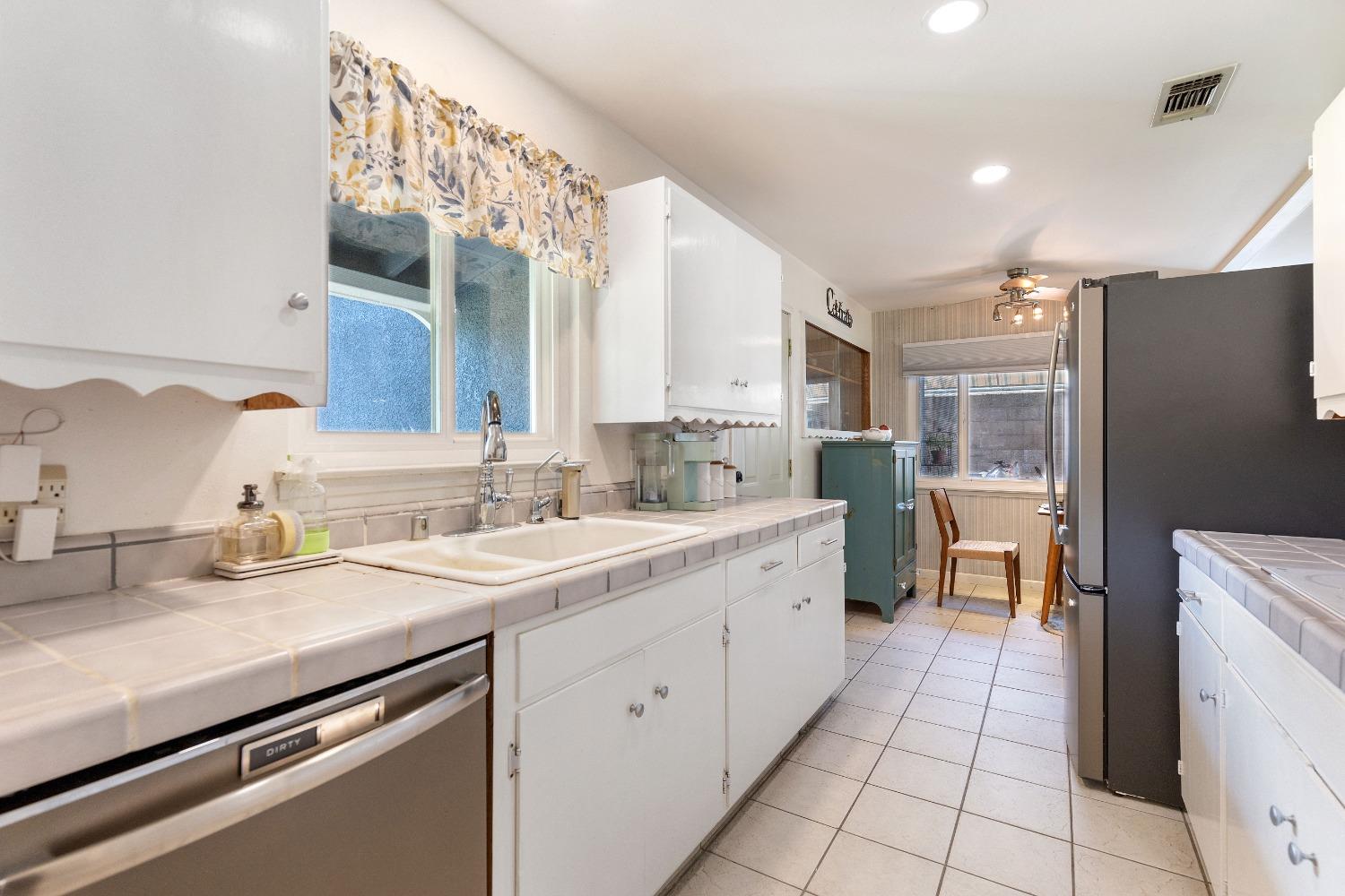 Butternut Drive, Citrus Heights, California image 7
