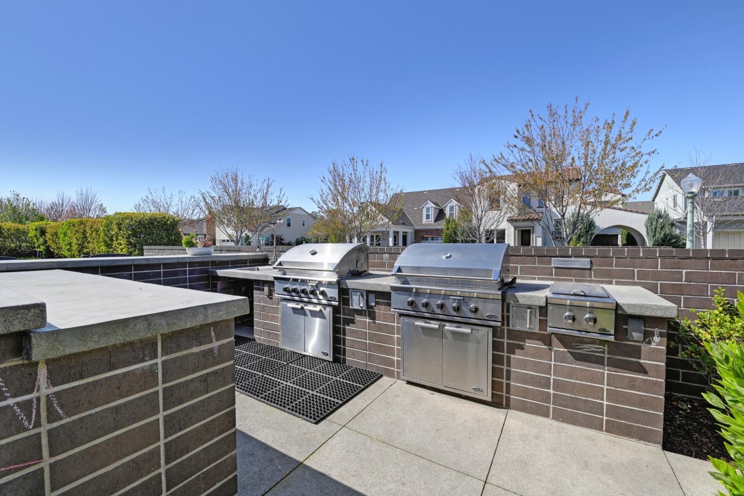 Detail Gallery Image 64 of 74 For 3438 Forney Way, Sacramento,  CA 95816 - 3 Beds | 2/1 Baths