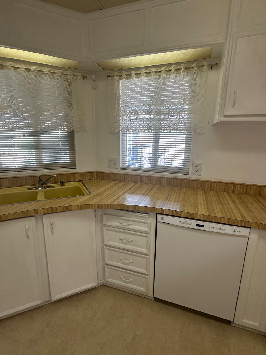 Detail Gallery Image 28 of 39 For 3808 Maui Terr, Modesto,  CA 95351 - 2 Beds | 2 Baths
