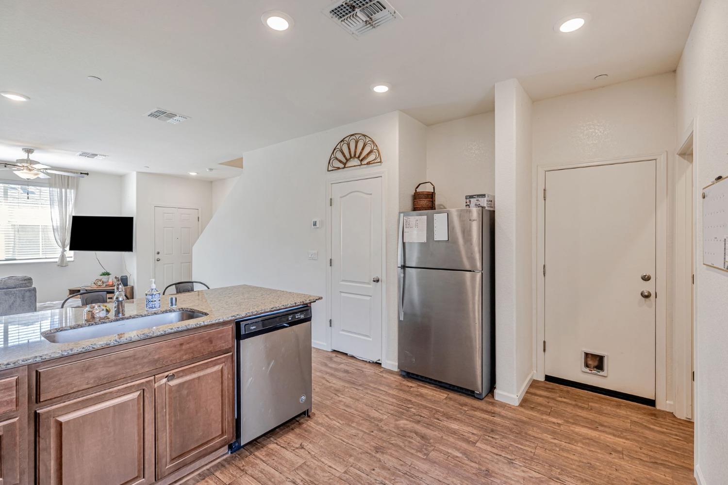 Brighton Court, Marysville, California image 12