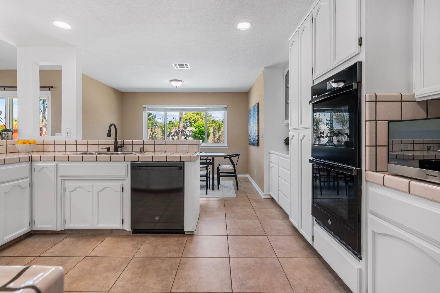 Foxfire Drive, Manteca, California image 21
