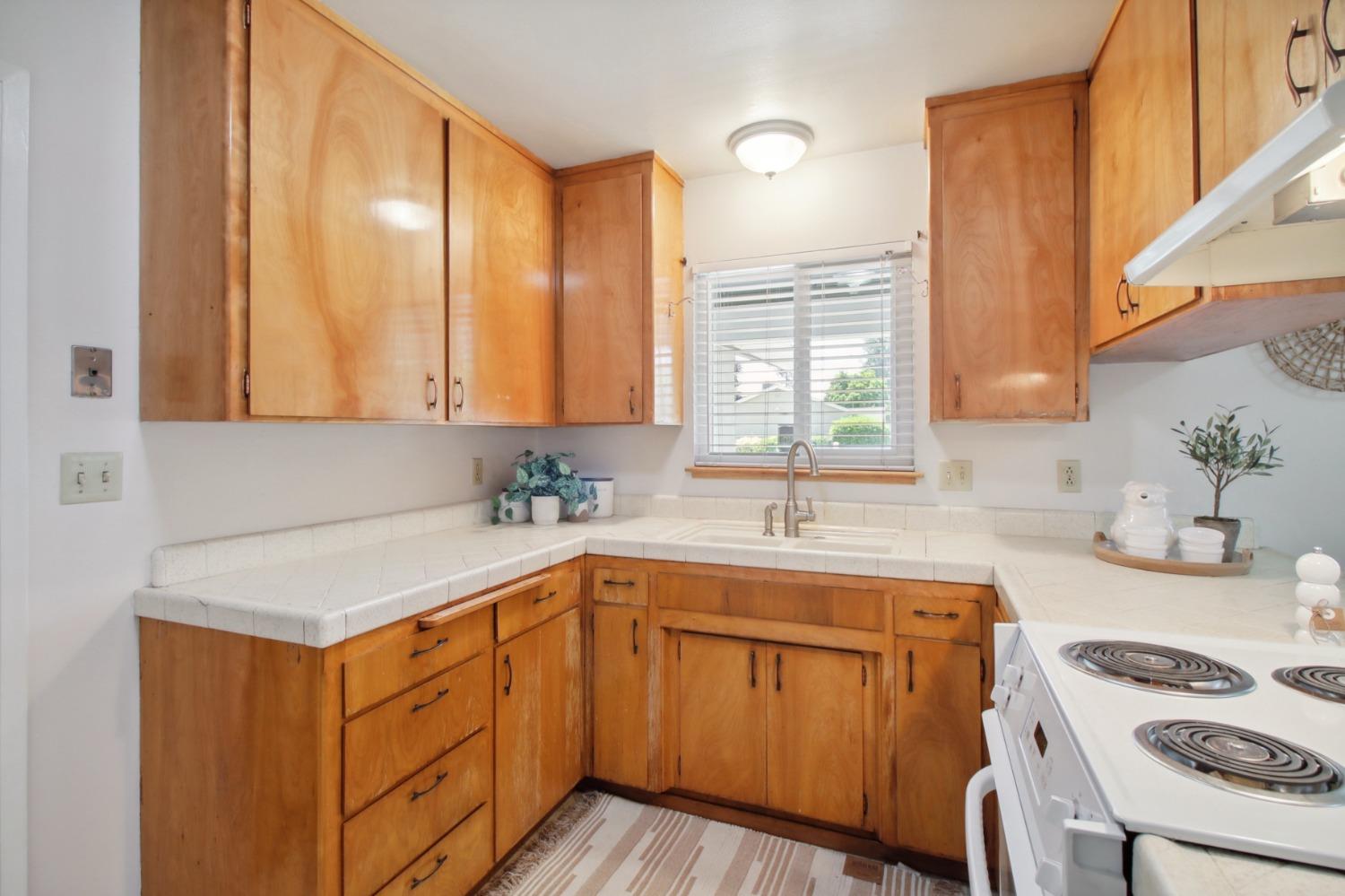 Archer Drive, Woodland, California image 14