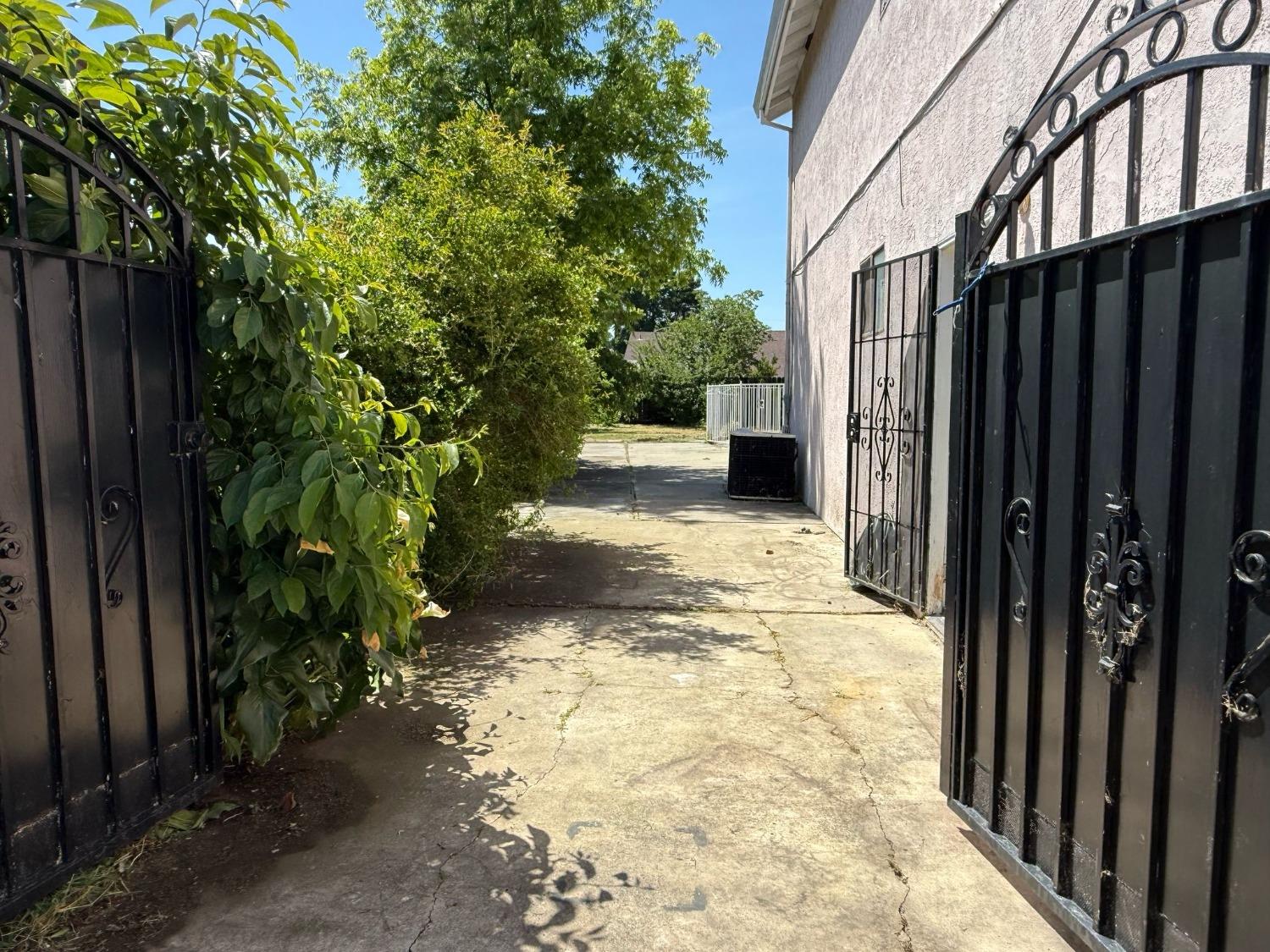 Saint Croix Court, Stockton, California image 4
