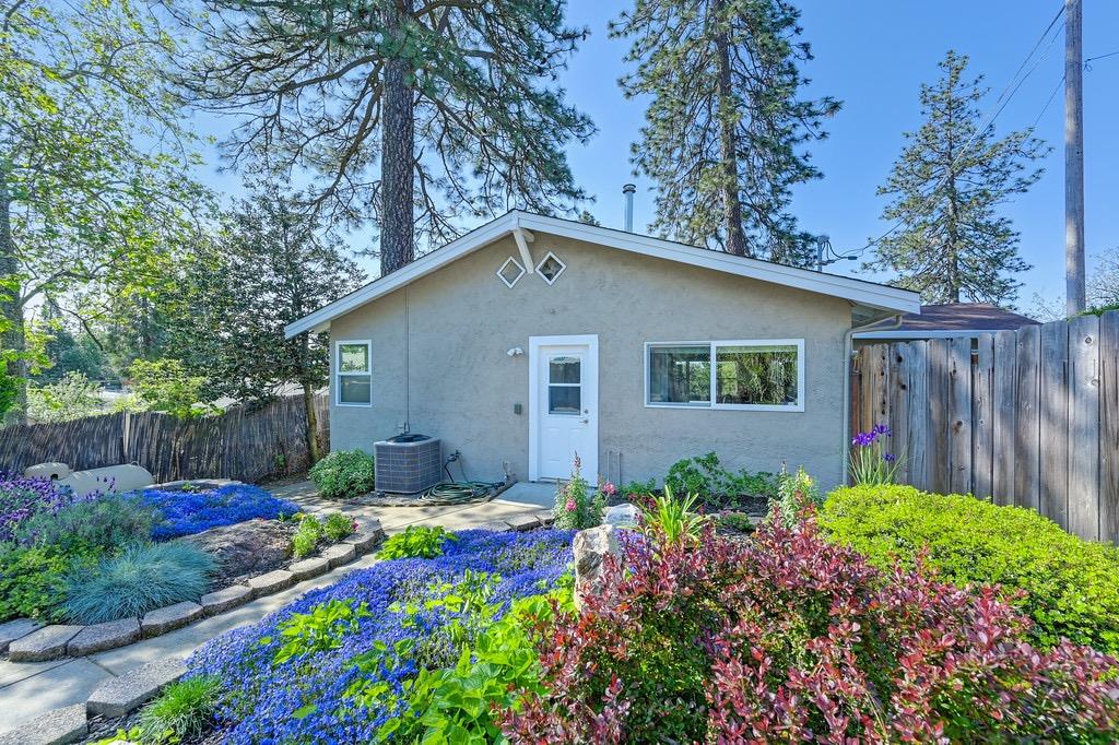 E Oak, Colfax, California image 30