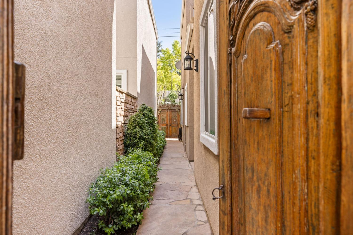Via Villaggio, Sacramento, California image 46