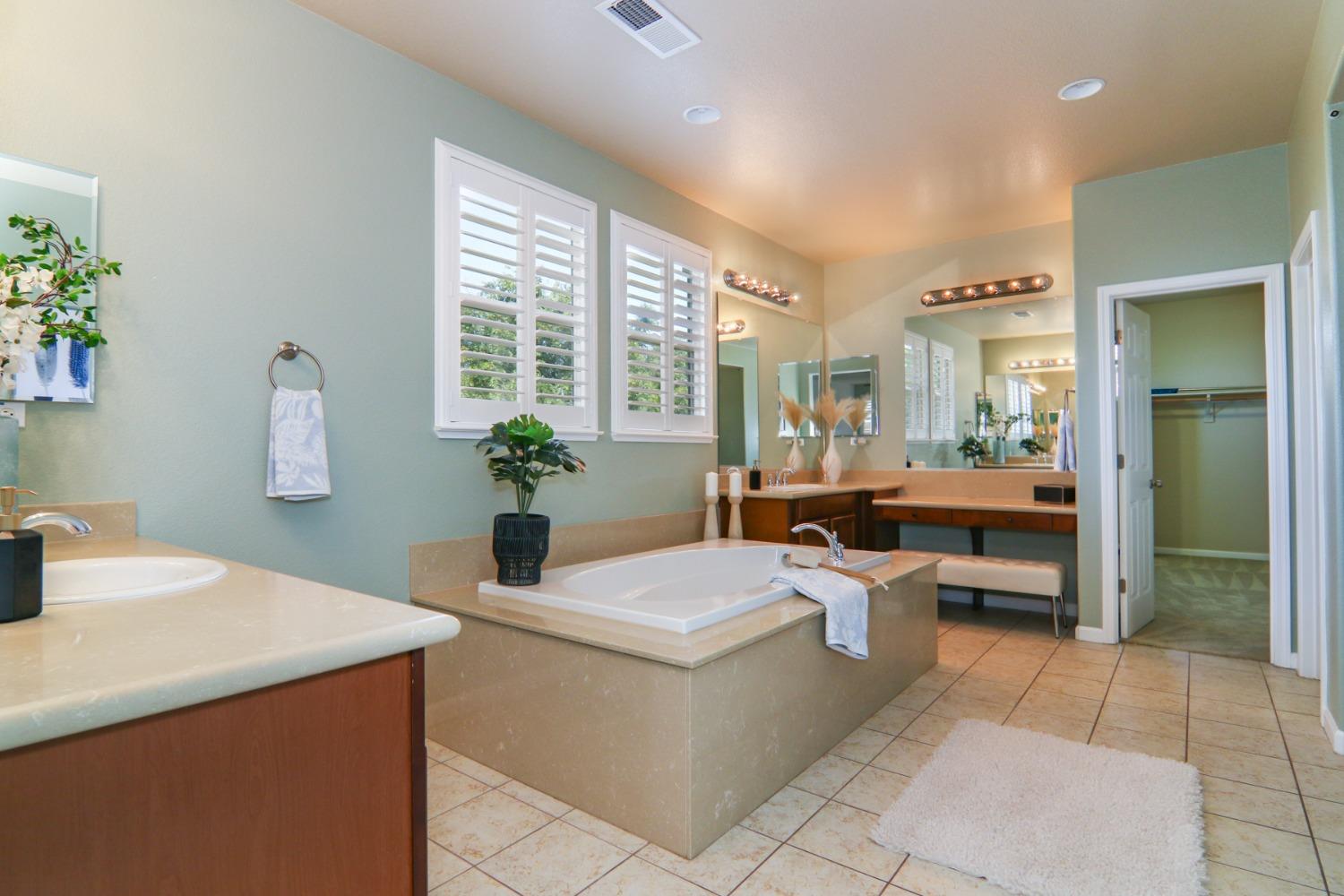 Silver Saddle Lane, Rocklin, California image 35