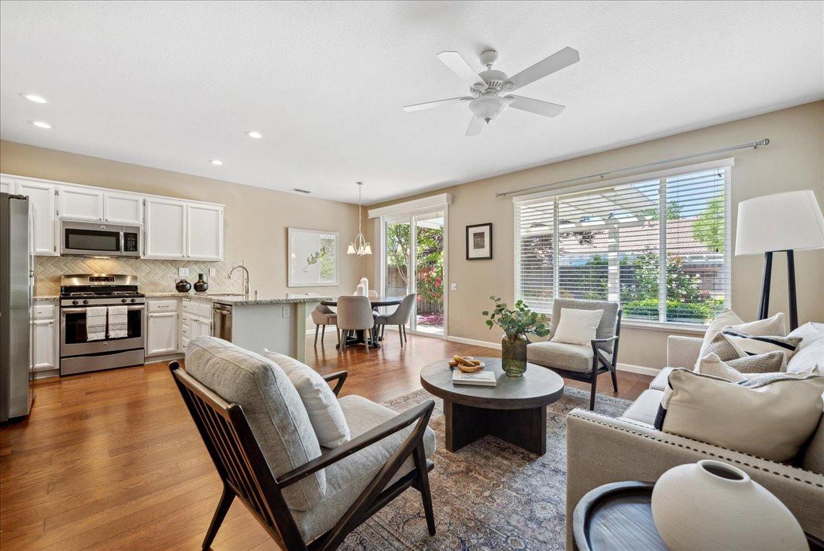 Deerwood Court, Rocklin, California image 3