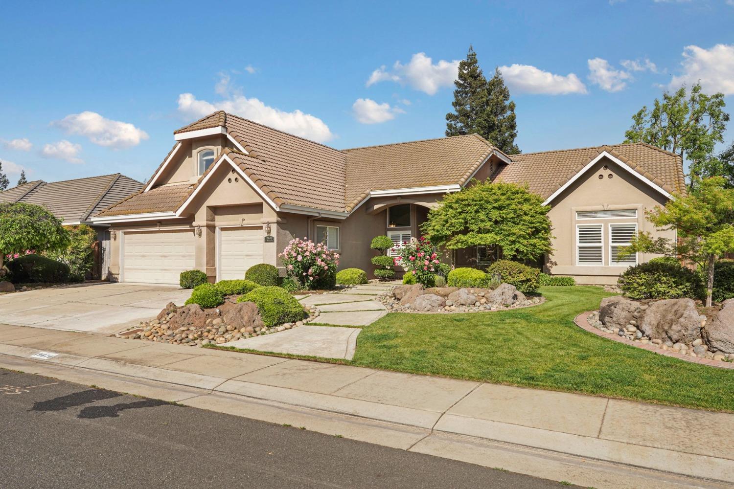Windwood Drive, Woodbridge, California image 2