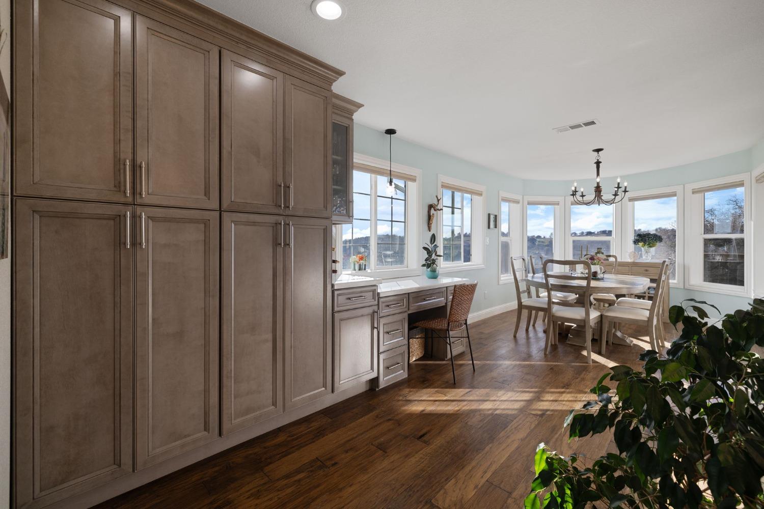 Detail Gallery Image 20 of 99 For 6441 Sky Hawk Rd, Pilot Hill,  CA 95664 - 7 Beds | 5/1 Baths