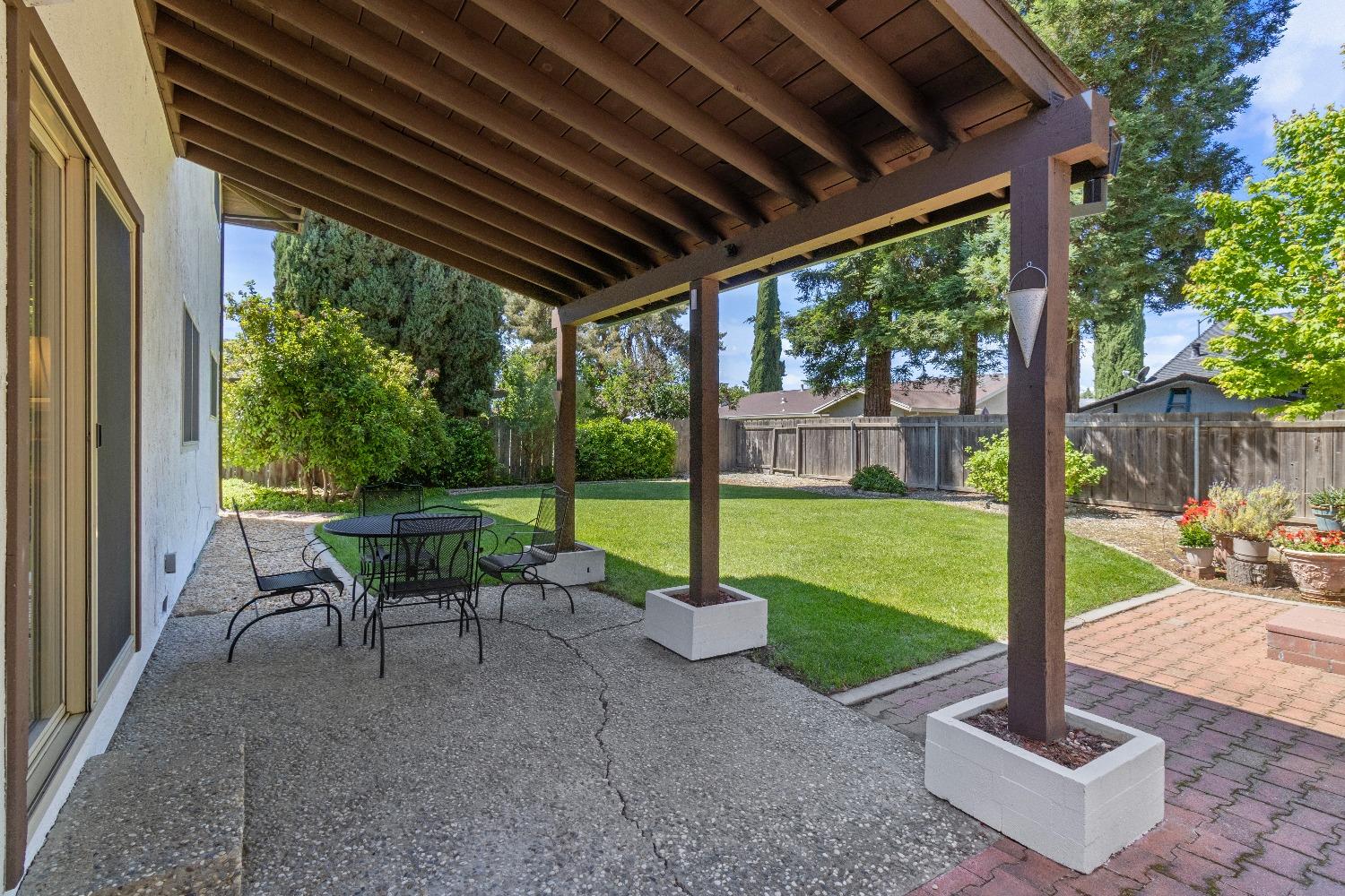 E Caroleigh Way, Yuba City, California image 11