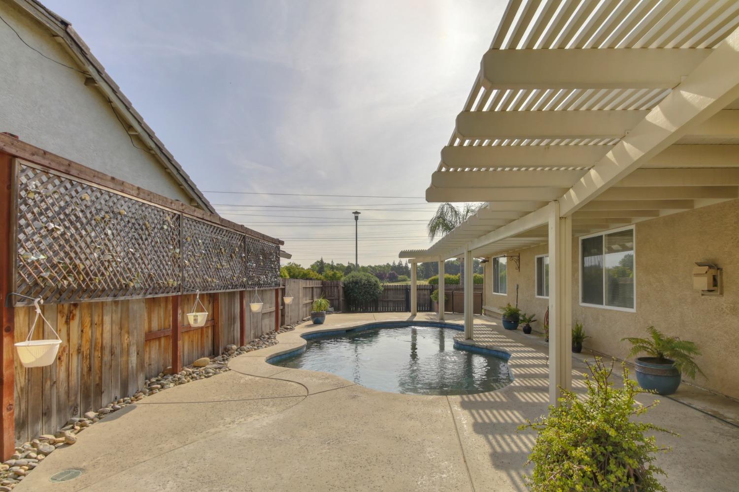 Detail Gallery Image 54 of 62 For 9329 Mainline Dr, Elk Grove,  CA 95624 - 4 Beds | 2 Baths