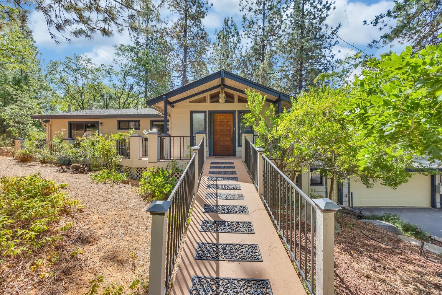 Detail Gallery Image 5 of 79 For 15135 Orchard Springs Rd, Grass Valley,  CA 95945 - 4 Beds | 4/1 Baths