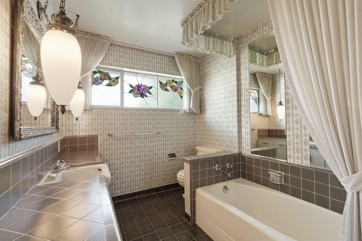 Detail Gallery Image 24 of 40 For 1101 Lakehome Dr, Lodi,  CA 95242 - 3 Beds | 2/1 Baths