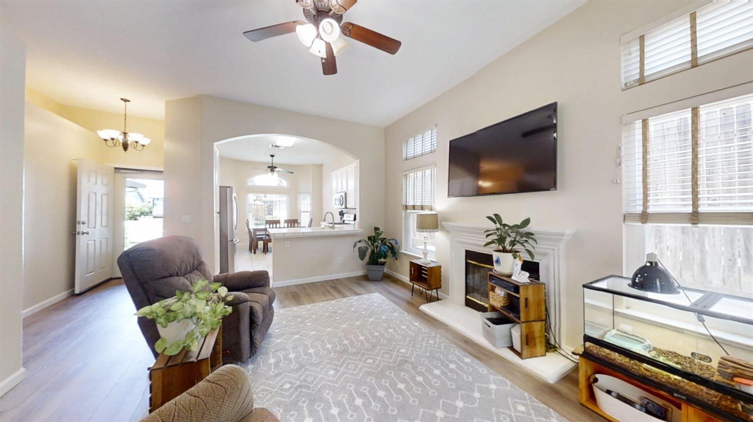 Detail Gallery Image 4 of 25 For 3200 Pepperridge Dr, Antelope,  CA 95843 - 3 Beds | 2 Baths