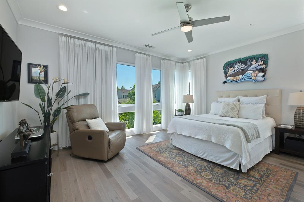 Detail Gallery Image 26 of 74 For 3438 Forney Way, Sacramento,  CA 95816 - 3 Beds | 2/1 Baths