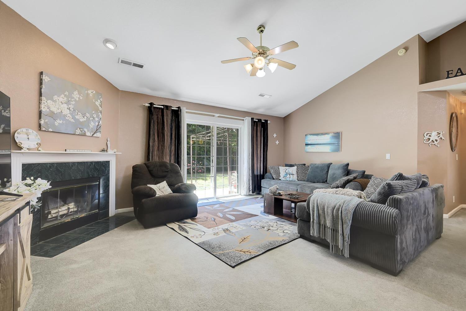 Donald Court, Yuba City, California image 4
