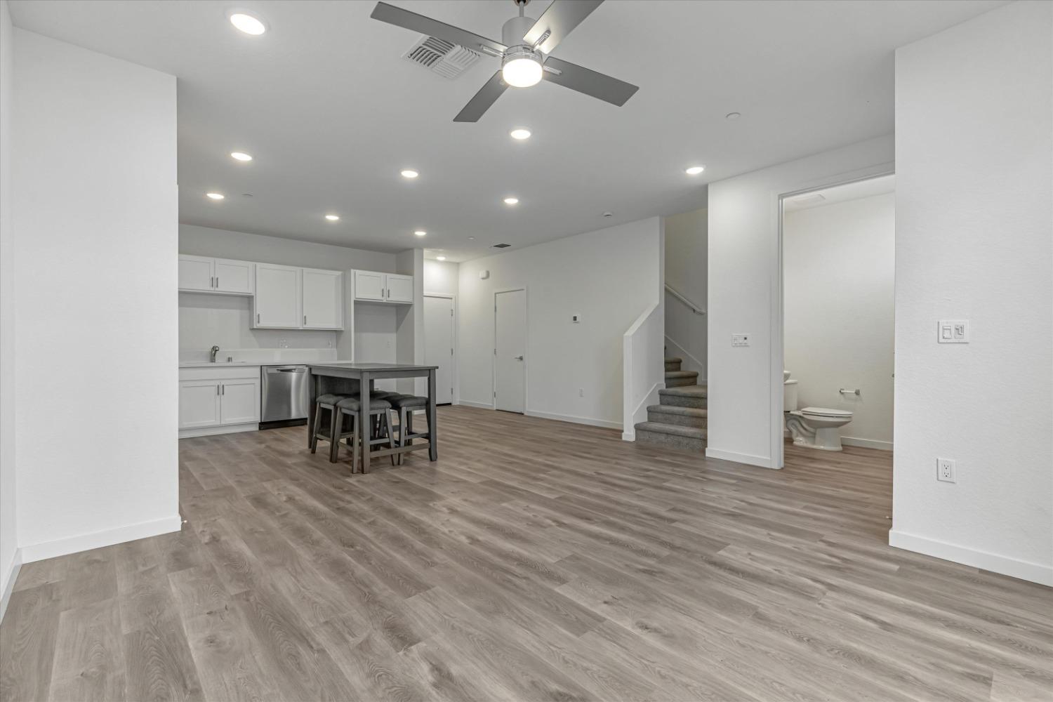 Bridgecross Drive, Sacramento, California image 6