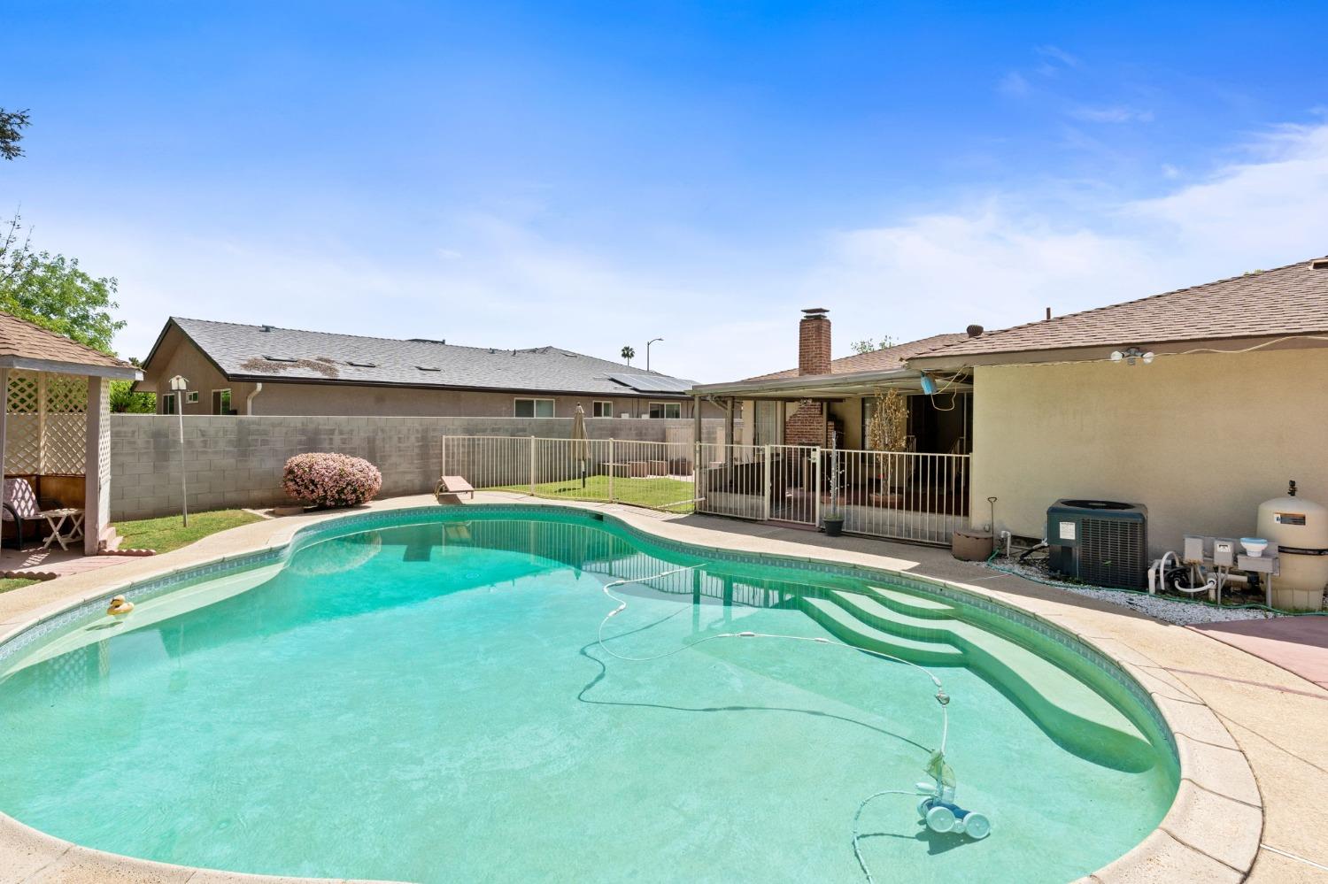 E Magill Avenue, Fresno, California image 38
