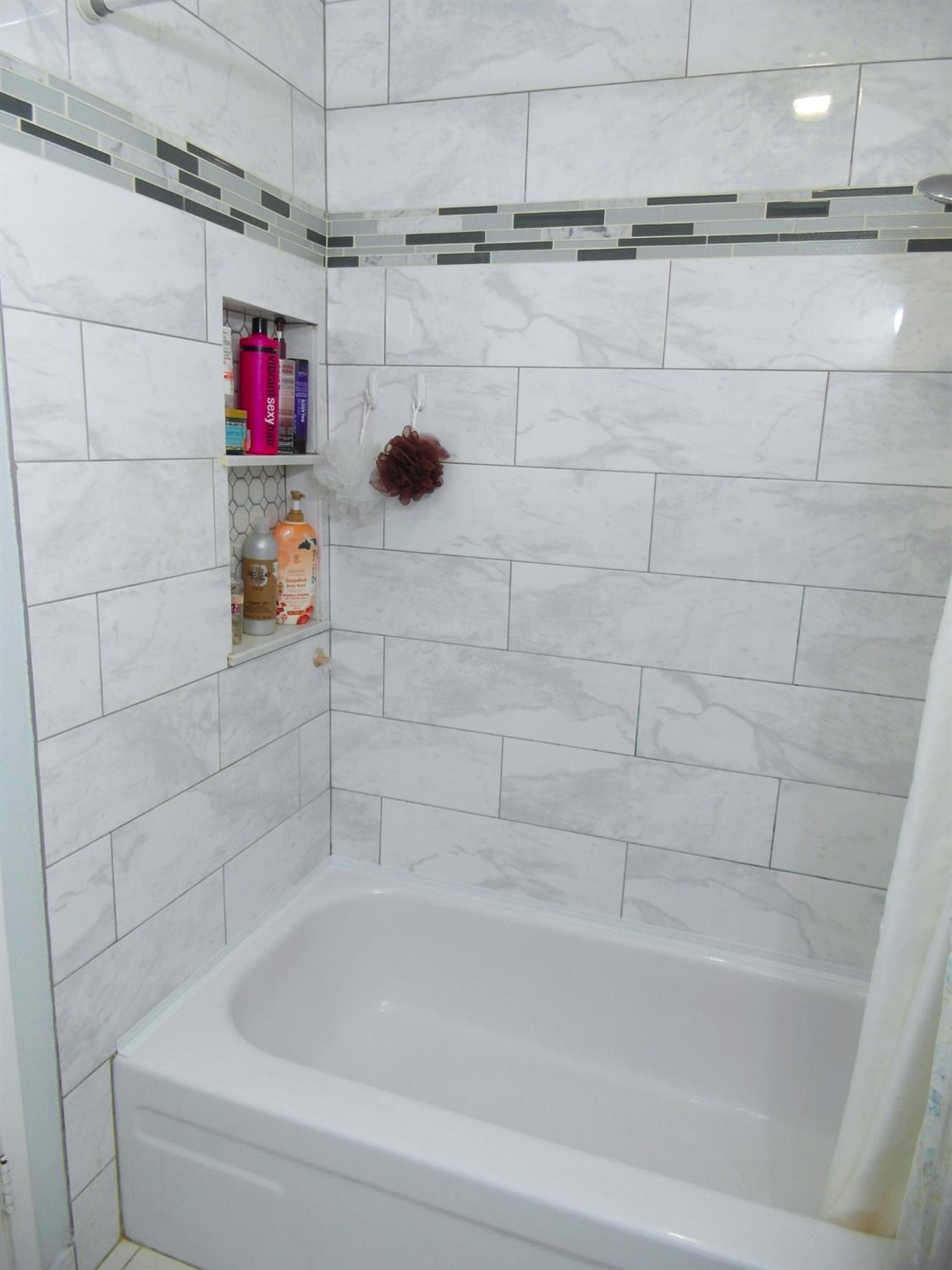 Photo #17: 225056119 Listing: Photo #17