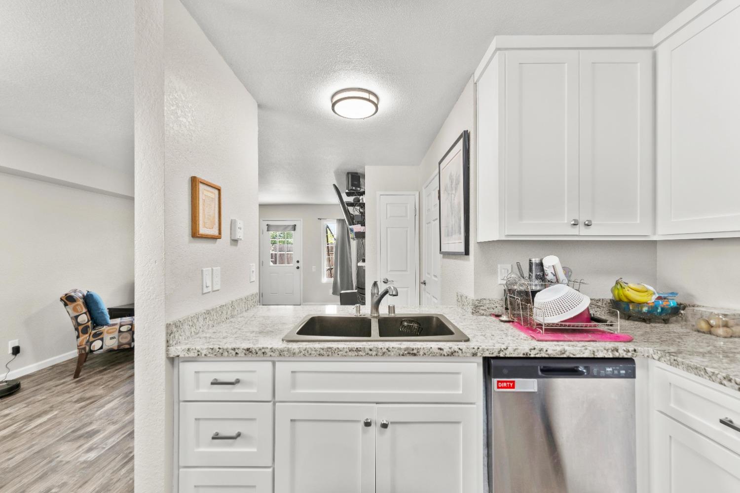 Photo #13: 225054541 Listing: Photo #13