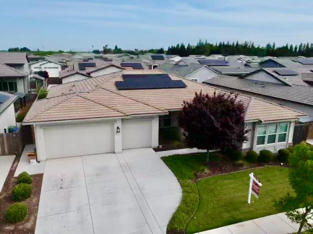 Detail Gallery Image 1 of 52 For 2775 Meadowbrook Lane, Turlock,  CA 95382 - 4 Beds | 2/1 Baths