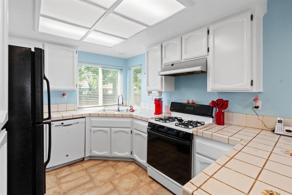 Ventnor Court, Sacramento, California image 7