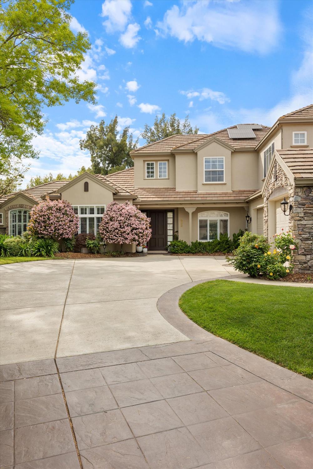 Tuscan Lane, Sacramento, California image 10