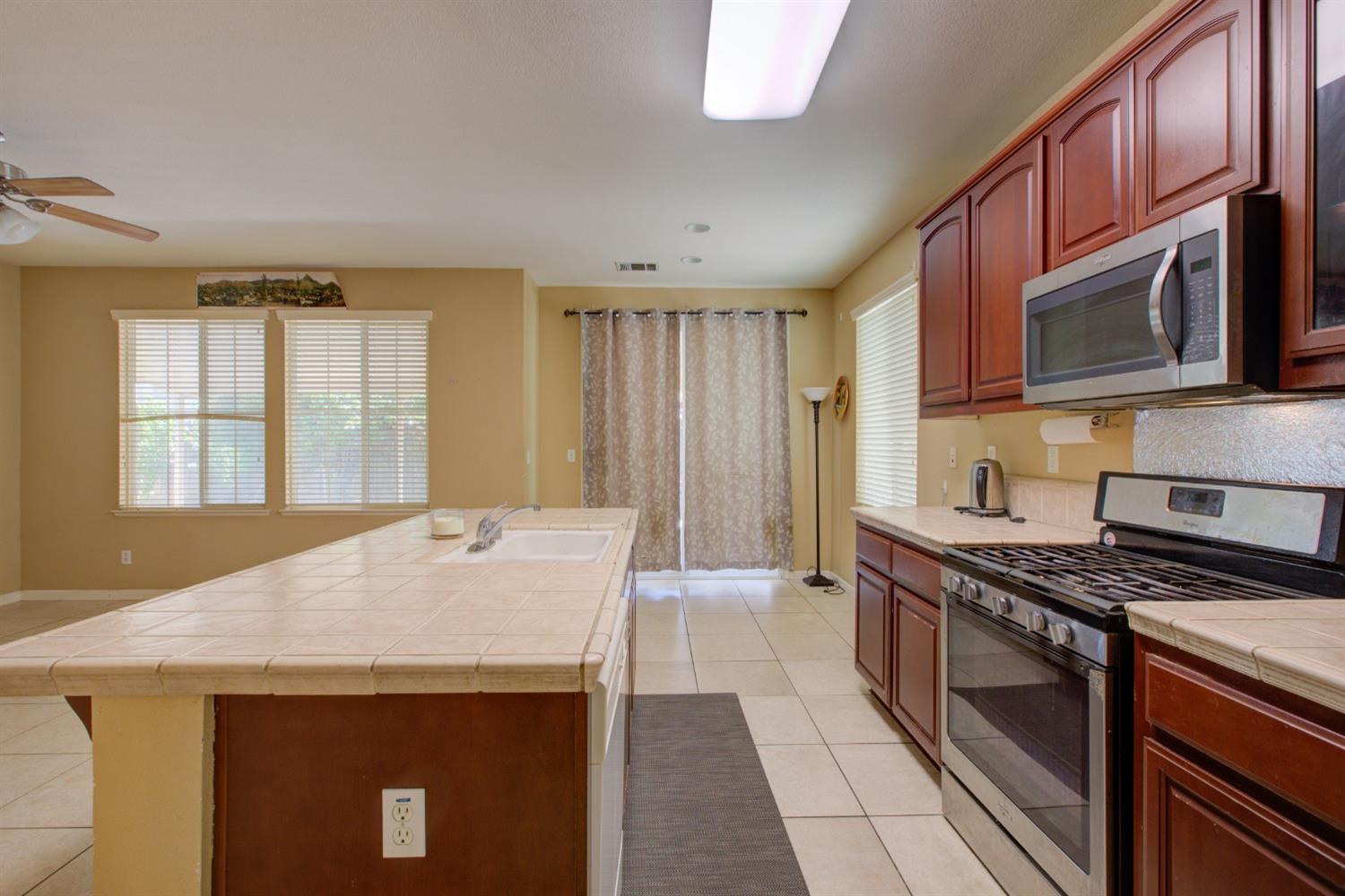 Detail Gallery Image 17 of 61 For 1492 Antioch Ct, Merced,  CA 95348 - 5 Beds | 2/1 Baths