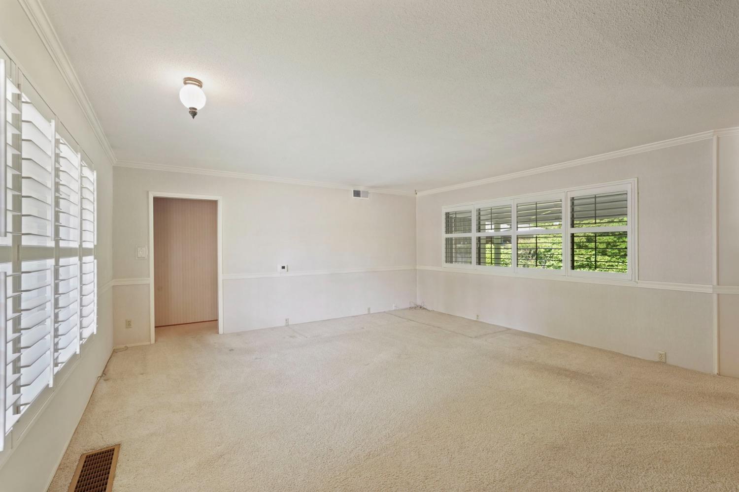 Detail Gallery Image 13 of 40 For 1101 Lakehome Dr, Lodi,  CA 95242 - 3 Beds | 2/1 Baths