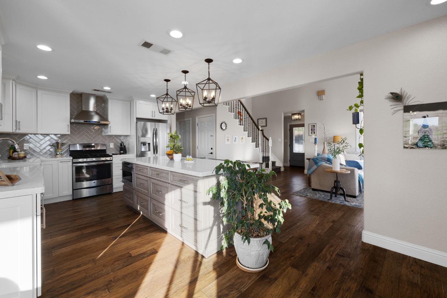 Detail Gallery Image 15 of 99 For 6441 Sky Hawk Rd, Pilot Hill,  CA 95664 - 7 Beds | 5/1 Baths