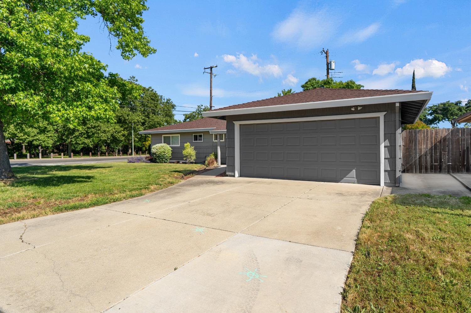 Forestwood Drive, Sacramento, California image 2
