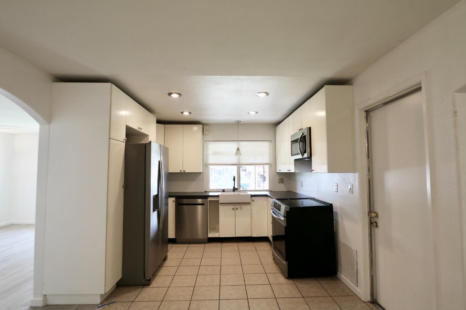 Knightwood, Rancho Cordova, California image 7