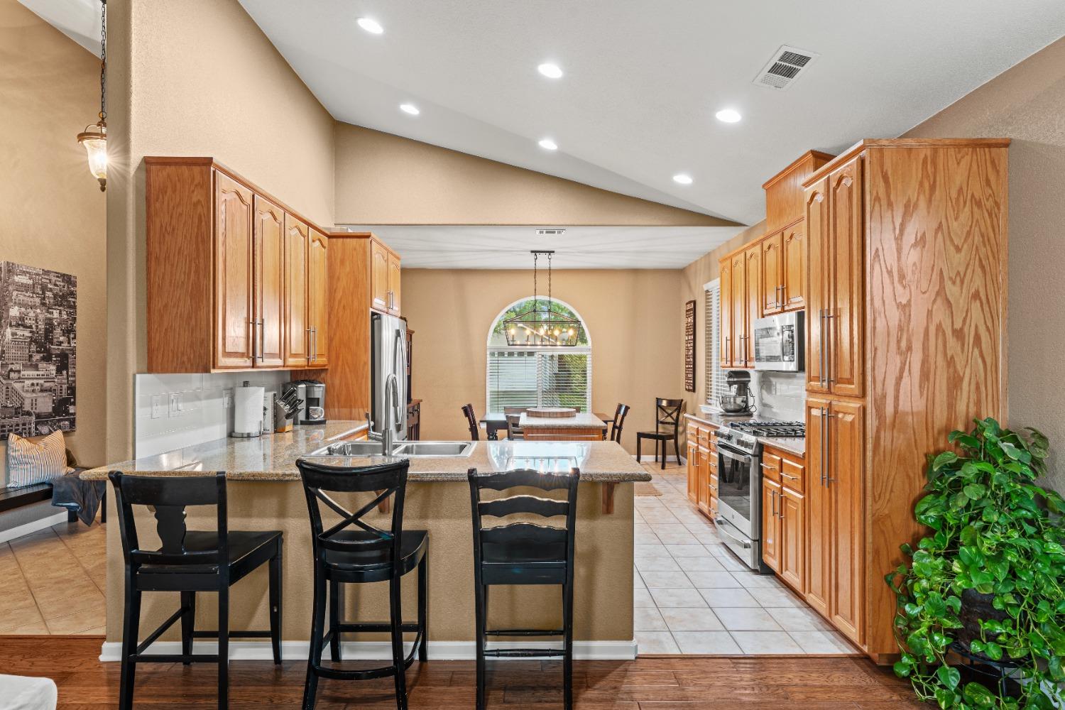 Portside Circle, Roseville, California image 3