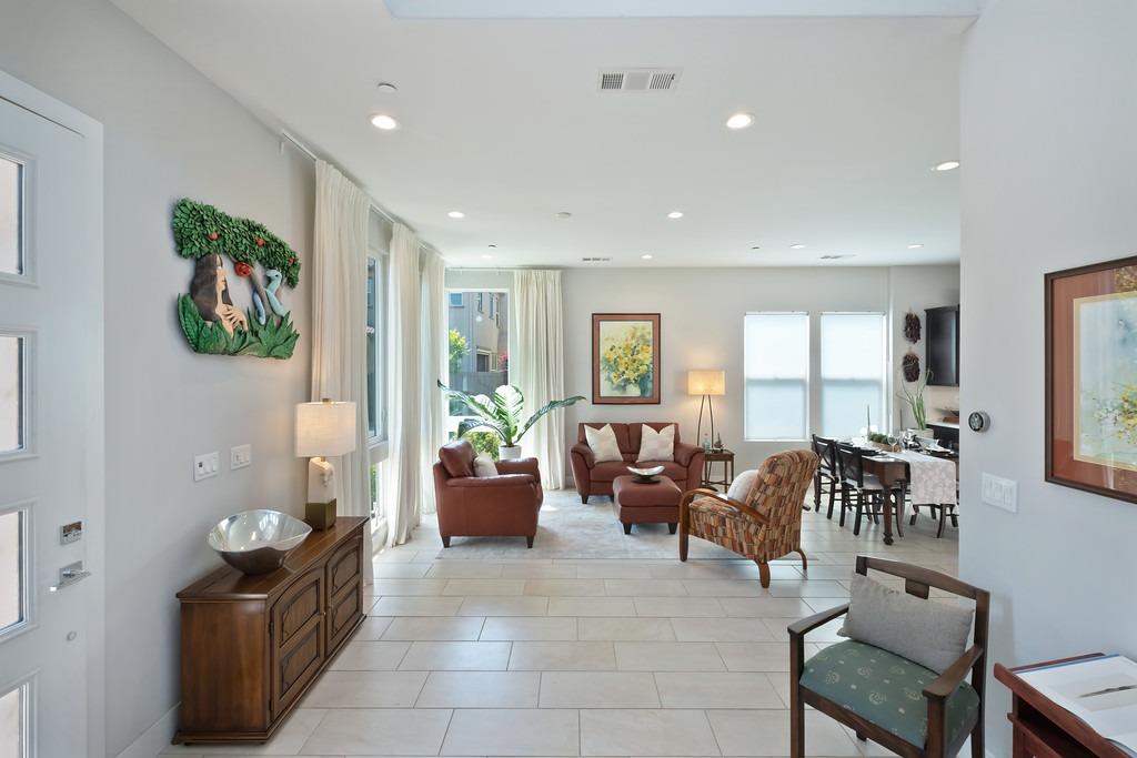 Detail Gallery Image 9 of 74 For 3438 Forney Way, Sacramento,  CA 95816 - 3 Beds | 2/1 Baths