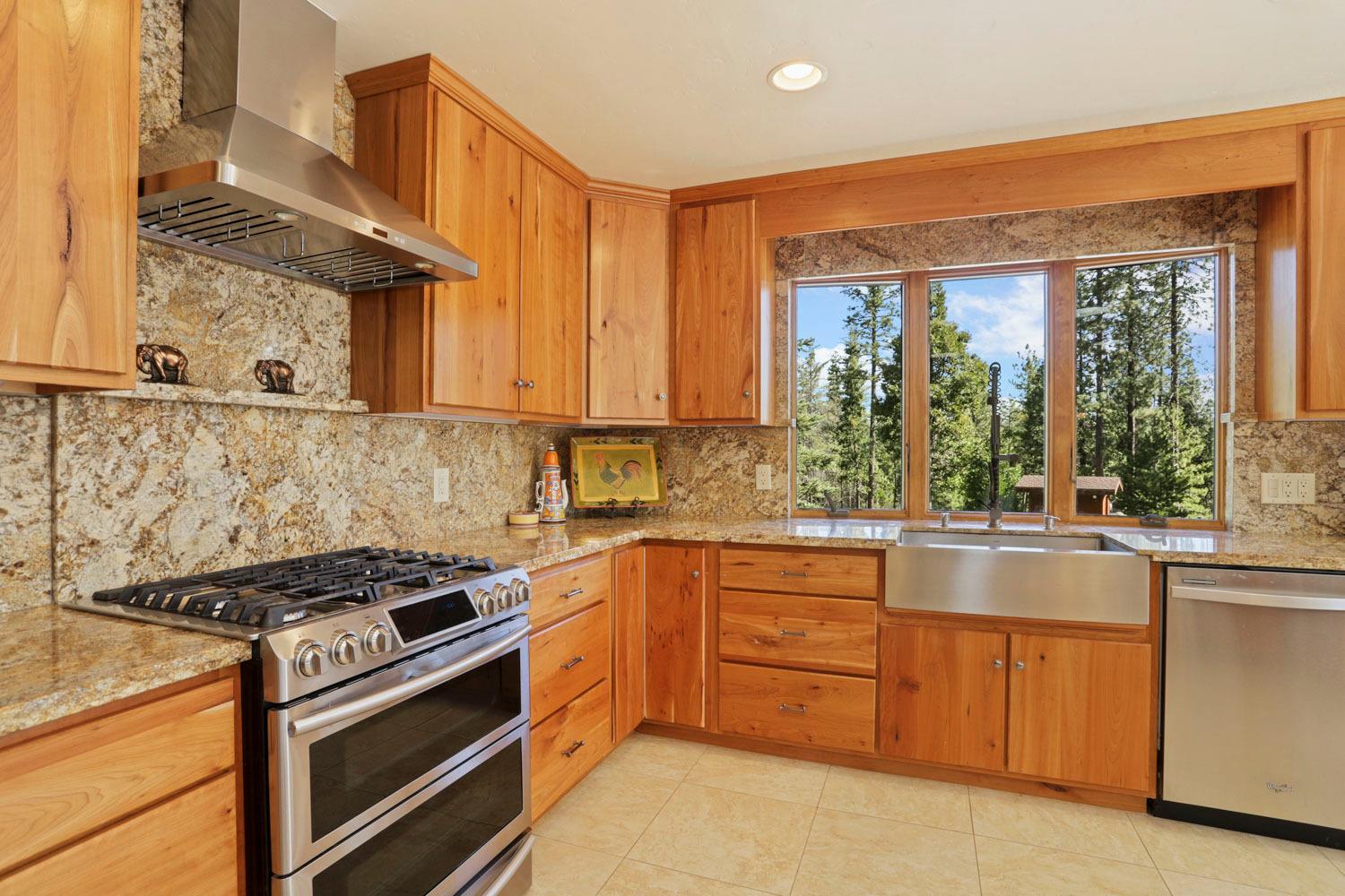 Detail Gallery Image 37 of 92 For 10415 Mcmahon Rd #10415,  Coulterville,  CA 95311 - 3 Beds | 4/1 Baths