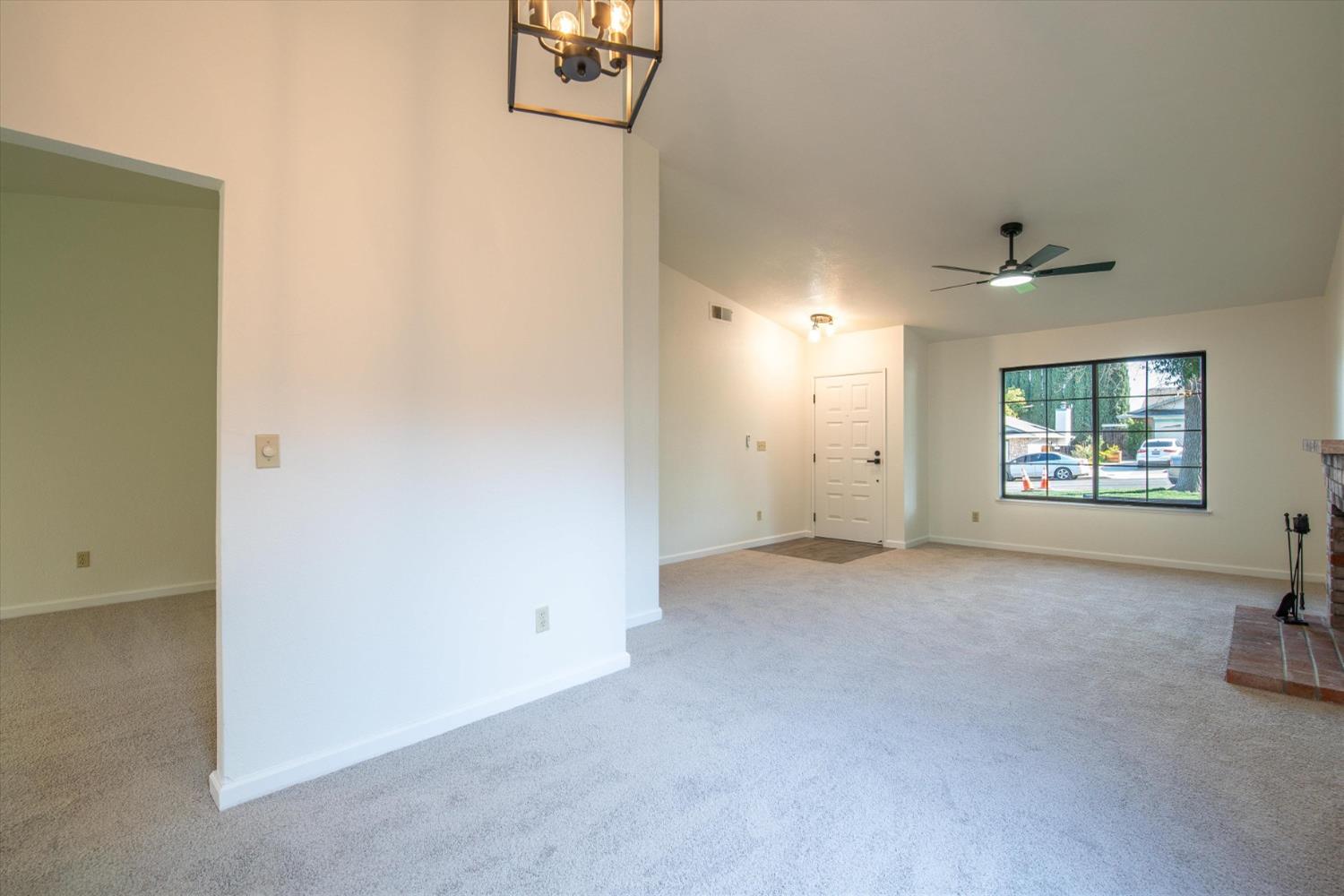 Detail Gallery Image 17 of 45 For 4046 S Royal Links Cir, Antioch,  CA 94509 - 4 Beds | 2 Baths