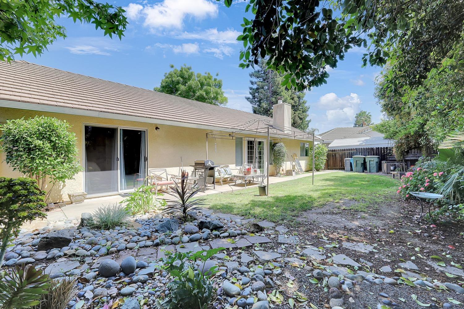 Donald Court, Yuba City, California image 26