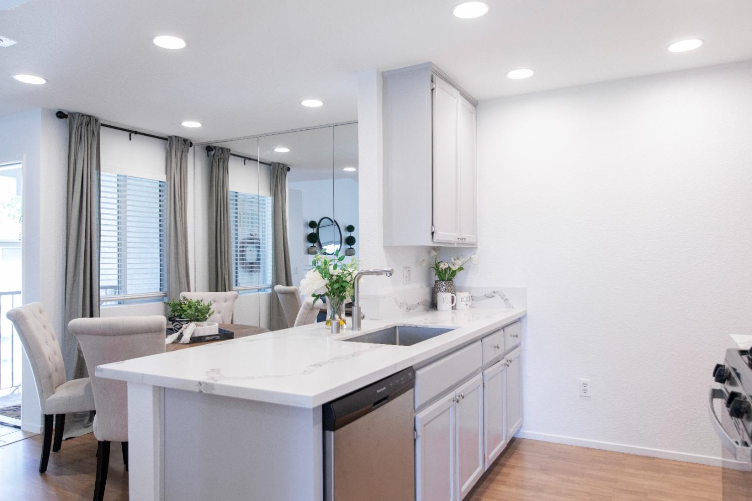 Photo #8: 225053685 Listing: Photo #8