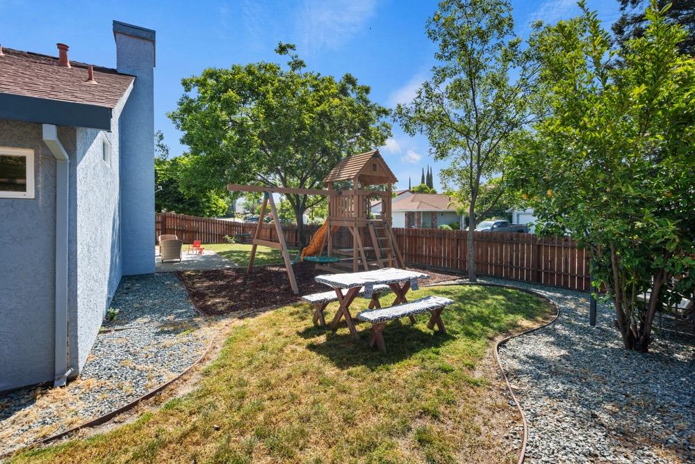 Ventnor Court, Sacramento, California image 37