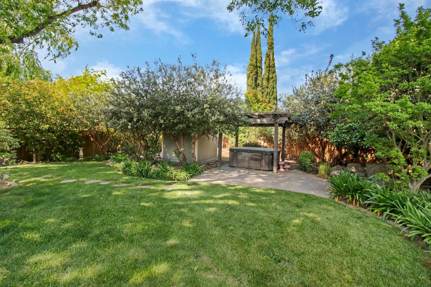 Virginia Way, Sacramento, California image 31