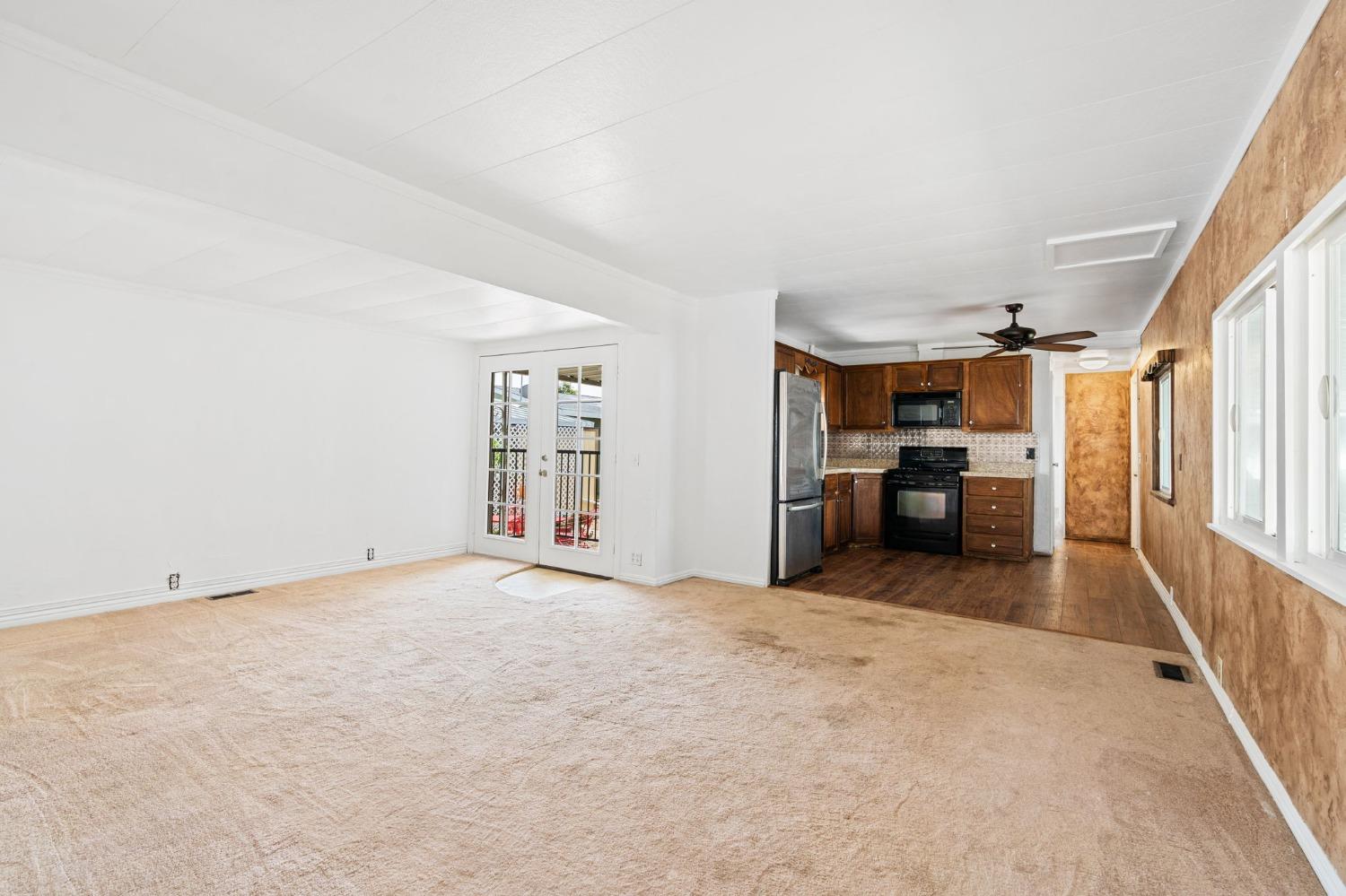 Villa Avenue #143, Clovis, California image 15