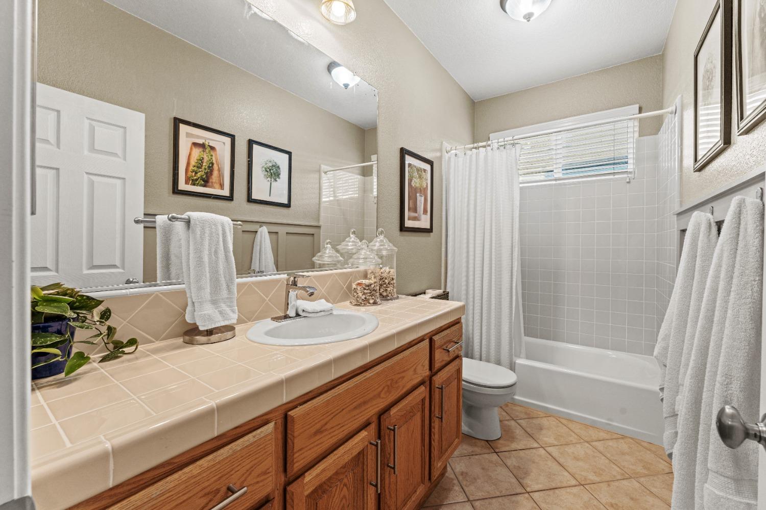 Portside Circle, Roseville, California image 17