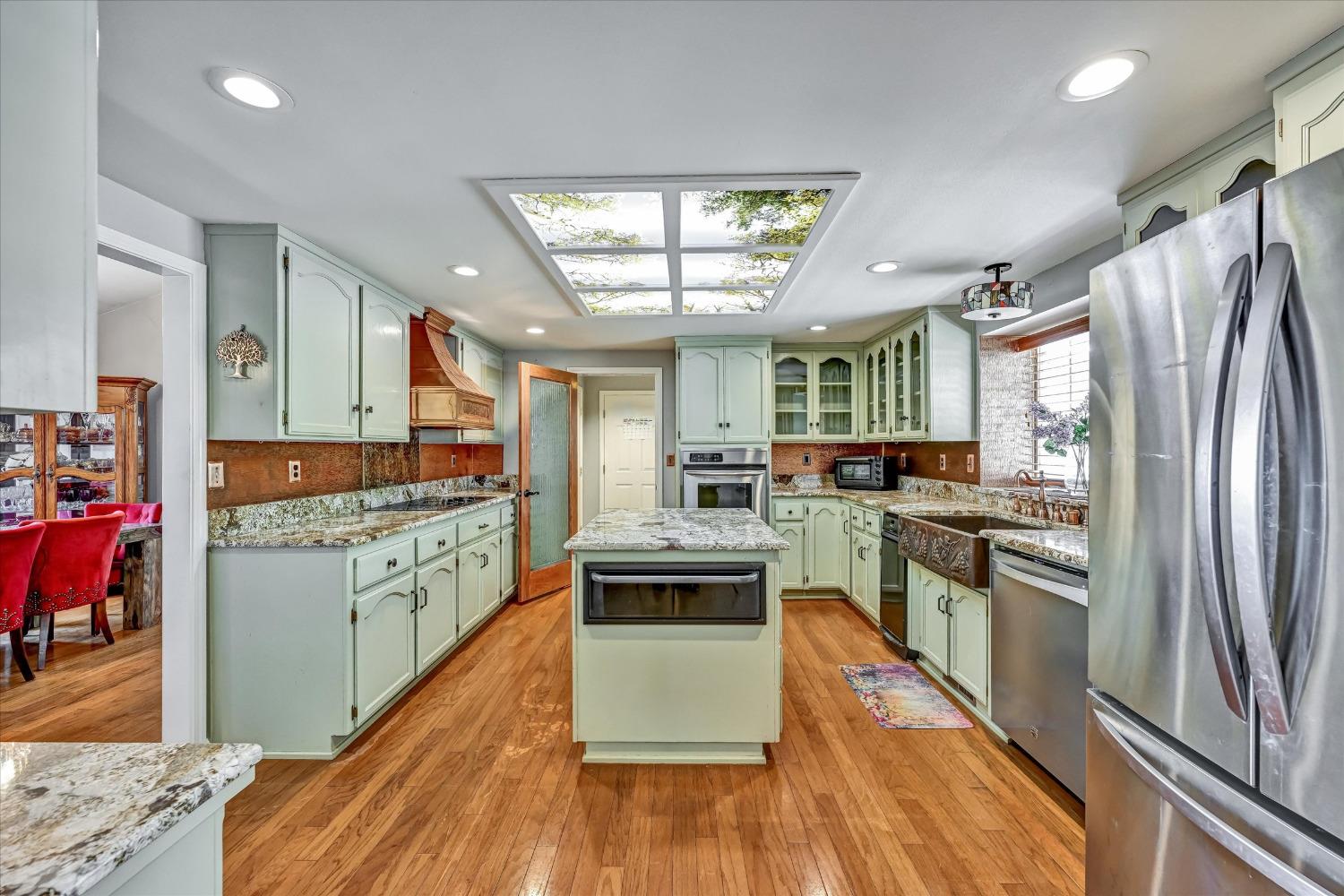 Patricia Way, Grass Valley, California image 14