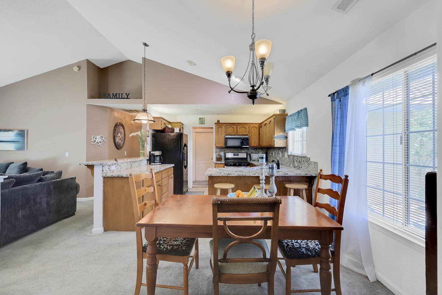 Donald Court, Yuba City, California image 8