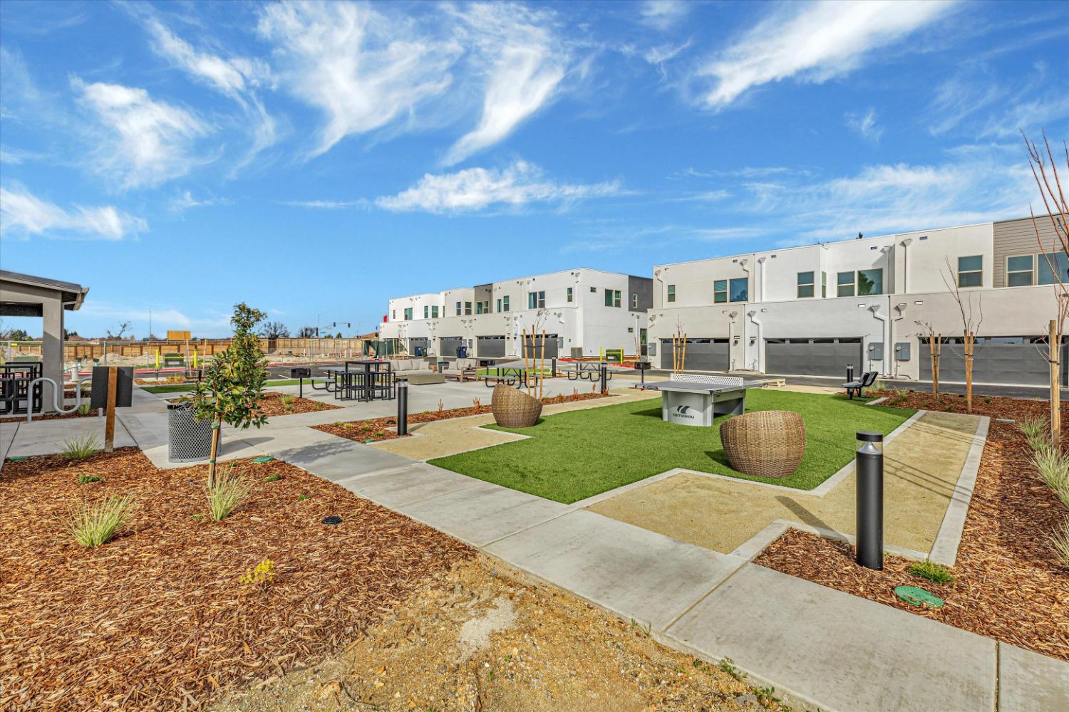 Bridgecross Drive, Sacramento, California image 42