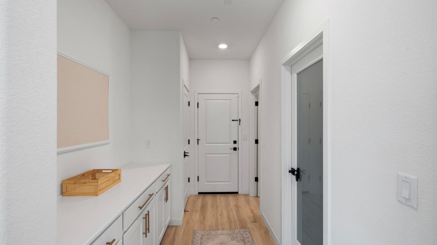 Detail Gallery Image 9 of 42 For 2702 Mossy Creek St, Sacramento,  CA 95833 - 5 Beds | 4 Baths