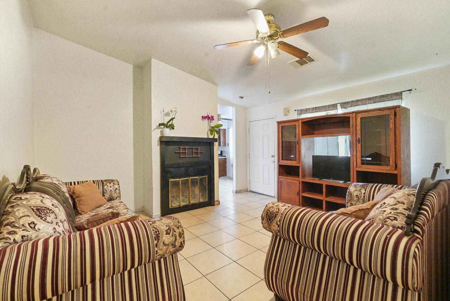 Gannet Court, Merced, California image 5