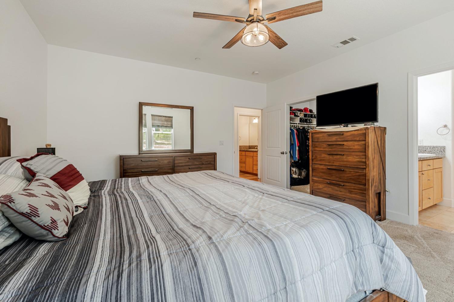 Lakeview Circle, Valley Springs, California image 15